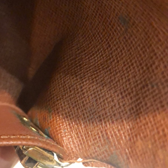 100 %- Authentic LOUIS VUITTON M69517 Monogram Multicle 4 Key case - Picture 12 of 12